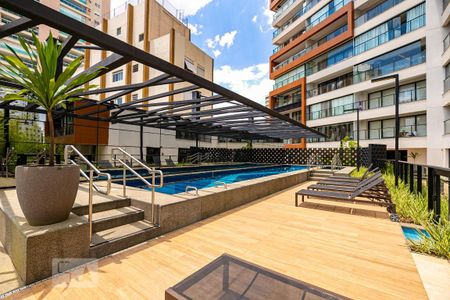 Studio à venda com 40m², 1 quarto e 1 vaga Studio à venda com 40m², 1 quarto e 1 vagaPiscina