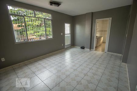 Sala de casa para alugar com 3 quartos, 93m² em Bonsucesso, Rio de Janeiro