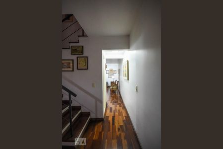 Corredor de casa à venda com 3 quartos, 100m² em Paraíso do Morumbi, São Paulo