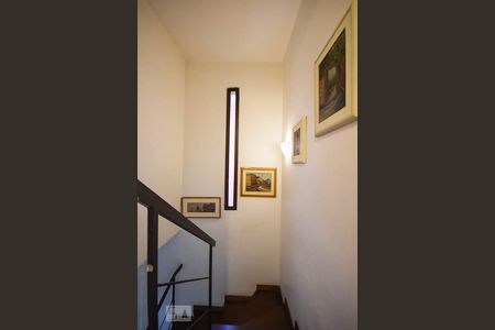 Escada de casa à venda com 3 quartos, 100m² em Paraíso do Morumbi, São Paulo