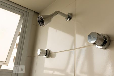 Apartamento à venda com 43m², 1 quarto e 1 vagaDetalhe do Banheiro Social - Chuveiro