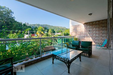 Casa para alugar com 250m², 4 quartos e 3 vagasÁrea Externa