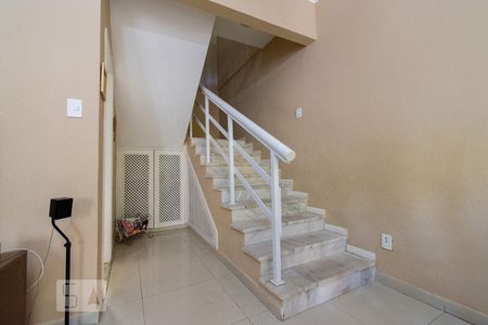Escada de casa para alugar com 4 quartos, 250m² em Freguesia de Jacarepaguá, Rio de Janeiro