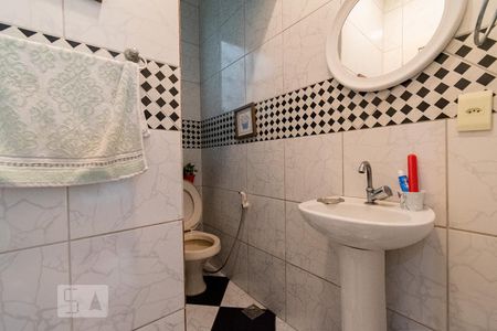 Casa para alugar com 250m², 4 quartos e 3 vagasBanheiro de Serviço