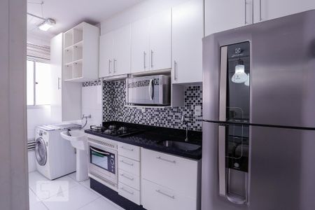 Cozinha de apartamento para alugar com 2 quartos, 44m² em Água Branca, São Paulo