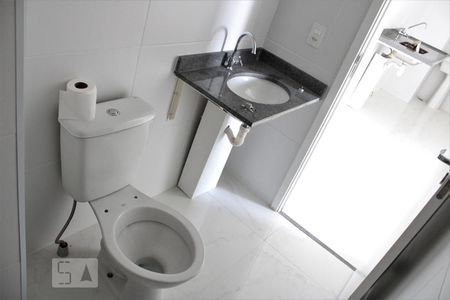 Banheiro de apartamento para alugar com 2 quartos, 37m² em Barra Funda, São Paulo