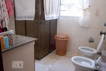 Casa à venda com 150m², 4 quartos e 2 vagasBanheiro da Suíte