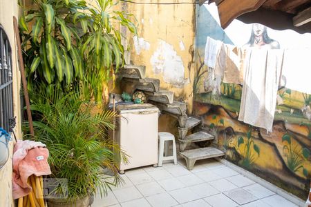 Casa à venda com 150m², 4 quartos e 2 vagasQuintal