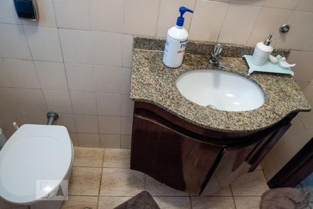 Casa à venda com 150m², 4 quartos e 2 vagasLavabo