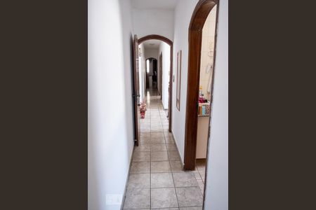 Casa à venda com 150m², 4 quartos e 2 vagasCorredor