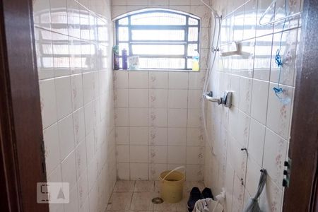Casa à venda com 150m², 4 quartos e 2 vagasBanheiro