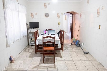 Casa à venda com 150m², 4 quartos e 2 vagasCozinha