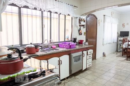 Casa à venda com 150m², 4 quartos e 2 vagasCozinha