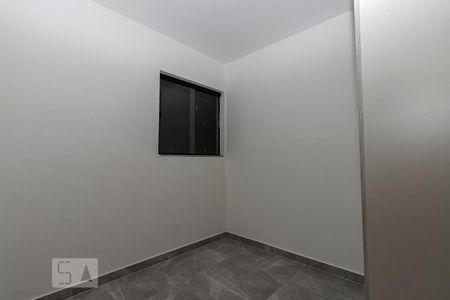 Quarto 1 de apartamento para alugar com 2 quartos, 40m² em Vila Antonina, São Paulo