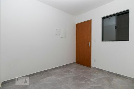 Sala de apartamento para alugar com 2 quartos, 40m² em Vila Antonina, São Paulo