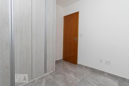 Quarto 1 de apartamento para alugar com 2 quartos, 40m² em Vila Antonina, São Paulo
