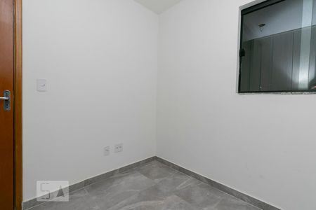 Quarto 1 de apartamento para alugar com 2 quartos, 40m² em Vila Antonina, São Paulo