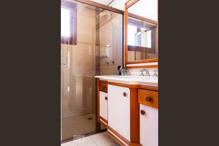 Apartamento para alugar com 214m², 3 quartos e 2 vagas Apartamento para alugar com 214m², 3 quartos e 2 vagasBanheiro