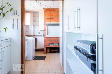 Apartamento para alugar com 214m², 3 quartos e 2 vagas Apartamento para alugar com 214m², 3 quartos e 2 vagasÁrea de Serviço