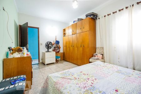 Quarto suíte 02 de casa à venda com 4 quartos, 300m² em Vila Ivone, São Paulo