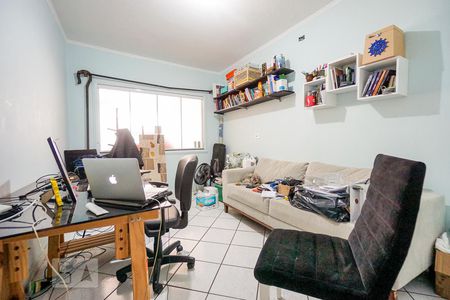 Quarto 01 de casa à venda com 4 quartos, 300m² em Vila Ivone, São Paulo