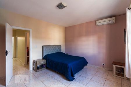 Casa à venda com 120m², 3 quartos e 2 vagasQuarto 3