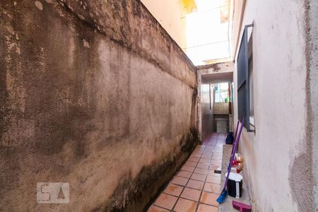 Casa à venda com 120m², 3 quartos e 2 vagasCorredor lateral