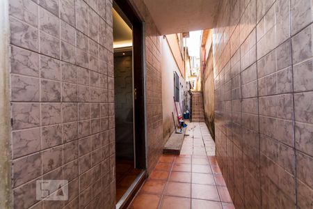 Casa à venda com 120m², 3 quartos e 2 vagasCorredor lateral