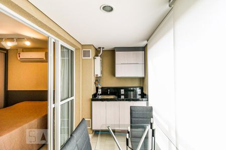 Studio para alugar com 26m², 1 quarto e 1 vaga Studio para alugar com 26m², 1 quarto e 1 vagaVaranda