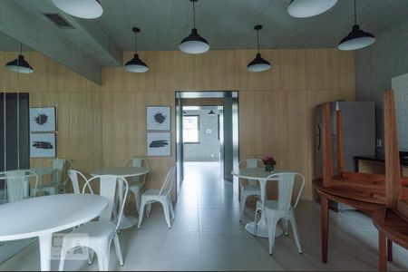 Apartamento para alugar com 33m², 2 quartos e sem vaga Apartamento para alugar com 33m², 2 quartos e sem vagaÁrea comum - salão de festas