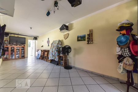 Casa à venda com 380m², 3 quartos e 2 vagas Casa à venda com 380m², 3 quartos e 2 vagasSalão de Festas