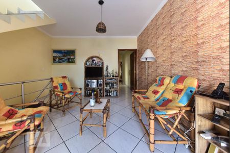 Casa à venda com 380m², 3 quartos e 2 vagas Casa à venda com 380m², 3 quartos e 2 vagasSala de Vídeo