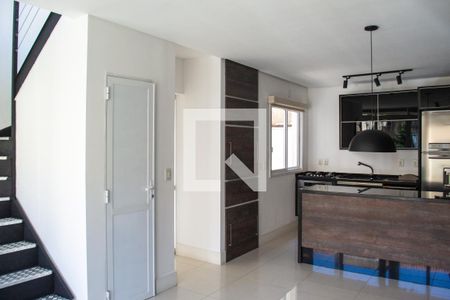 Sala de casa de condomínio para alugar com 1 quarto, 82m² em Vila Conceição, Porto Alegre