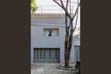 Casa à venda com 250m², 4 quartos e 3 vagasFachada