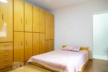 Casa à venda com 250m², 4 quartos e 3 vagasSuíte