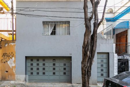Casa à venda com 250m², 4 quartos e 3 vagasFachada