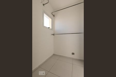 Apartamento à venda com 105m², 2 quartos e 2 vagas Apartamento à venda com 105m², 2 quartos e 2 vagasQuarto de Serviço
