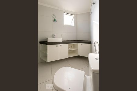 Apartamento à venda com 105m², 2 quartos e 2 vagas Apartamento à venda com 105m², 2 quartos e 2 vagasBanheiro do Quarto 2