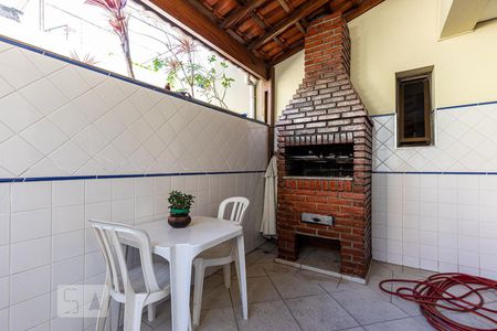 Apartamento à venda com 105m², 2 quartos e 2 vagas Apartamento à venda com 105m², 2 quartos e 2 vagasChurrasqueira