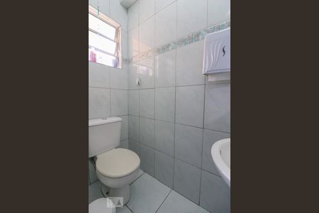 Casa à venda com 193m², 4 quartos e 2 vagas Casa à venda com 193m², 4 quartos e 2 vagasLavabo do Quarto Externo