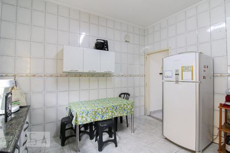 Casa à venda com 193m², 4 quartos e 2 vagas Casa à venda com 193m², 4 quartos e 2 vagasCozinha
