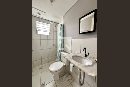 Banheiro de apartamento à venda com 2 quartos, 46m² em Vila Carminha, Campinas