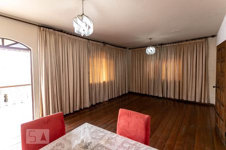 Sala de casa para alugar com 6 quartos, 550m² em Ouro Preto, Belo Horizonte