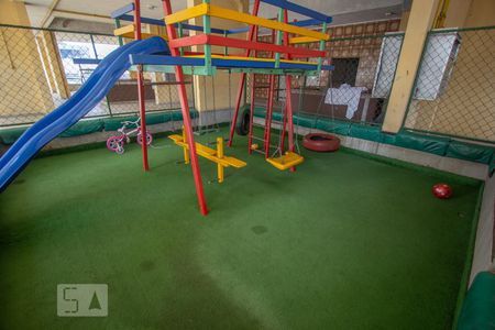 Apartamento à venda com 76m², 2 quartos e 1 vagaÁrea Comum - Playground