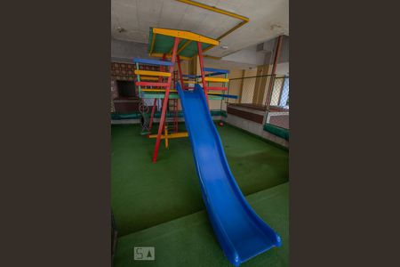 Apartamento à venda com 76m², 2 quartos e 1 vagaÁrea Comum - Playground