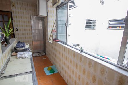 Apartamento à venda com 76m², 2 quartos e 1 vagaÁrea de Serviço