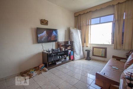 Sala de apartamento à venda com 2 quartos, 76m² em Olaria, Rio de Janeiro