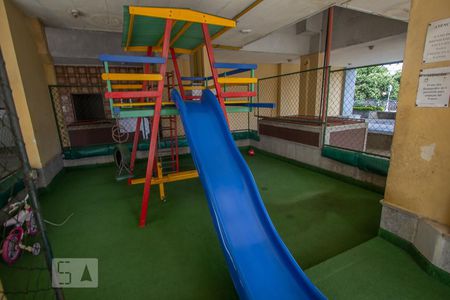 Apartamento à venda com 76m², 2 quartos e 1 vagaÁrea Comum - Playground