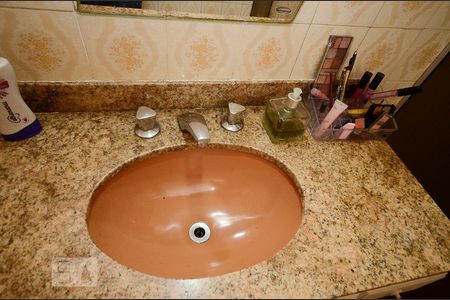 Casa à venda com 450m², 5 quartos e 2 vagas Casa à venda com 450m², 5 quartos e 2 vagasBanheiro