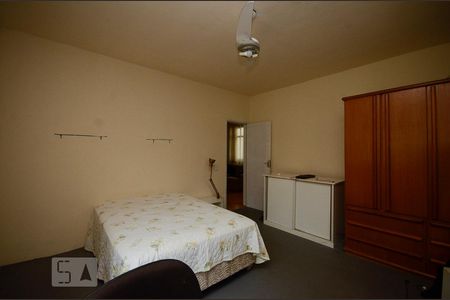 Casa à venda com 450m², 5 quartos e 2 vagas Casa à venda com 450m², 5 quartos e 2 vagasQuarto 5